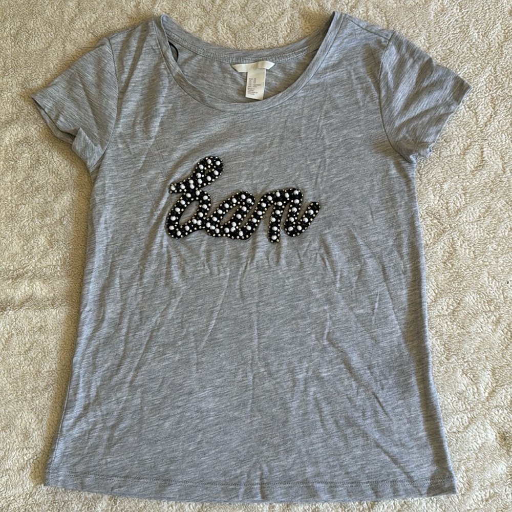 H&M grey styled tshirt